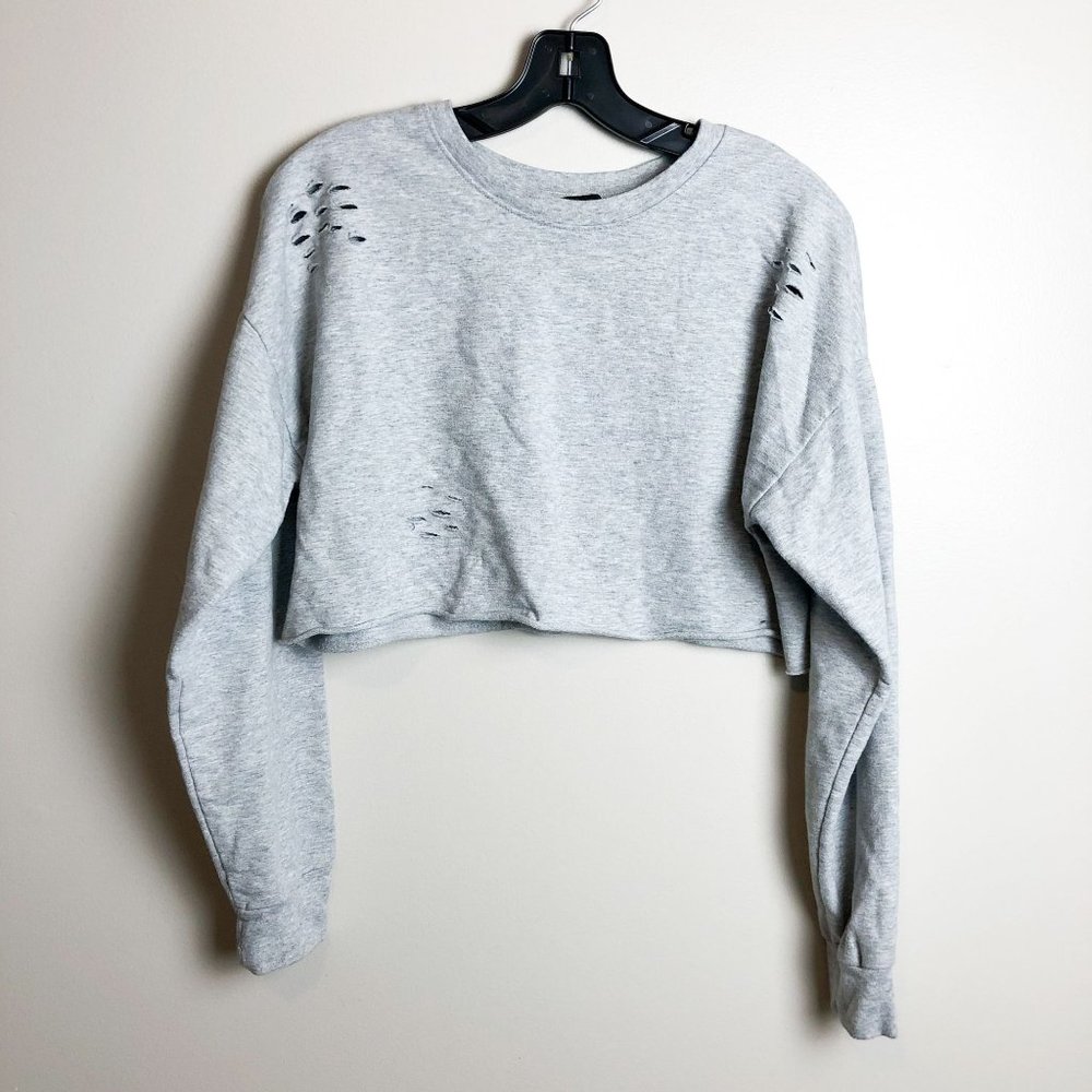 Forever 21 Light Gray Cropped Distressed Crewneck Sweater